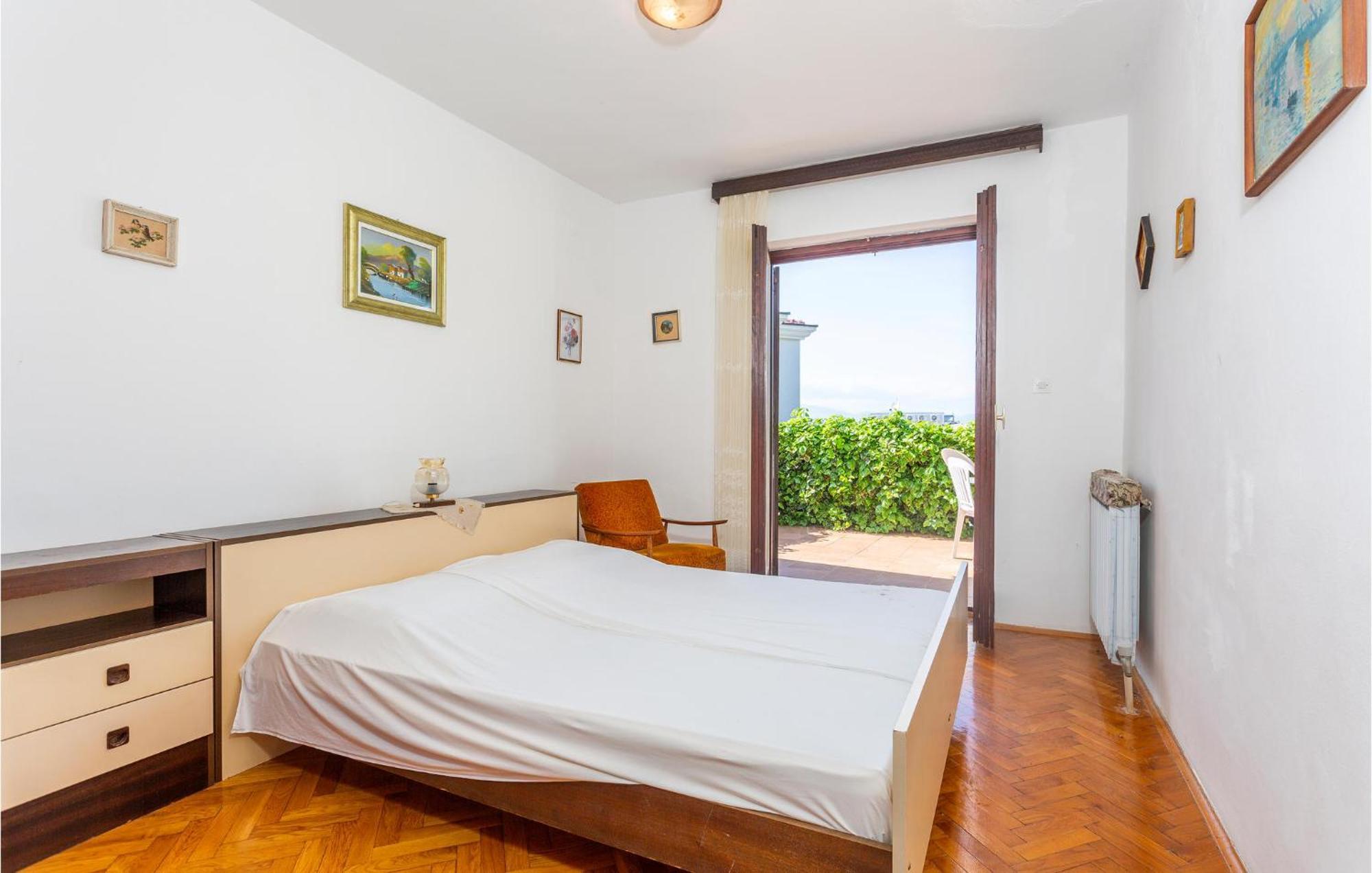 Gorgeous Apartment In Vantacici With Wifi Экстерьер фото