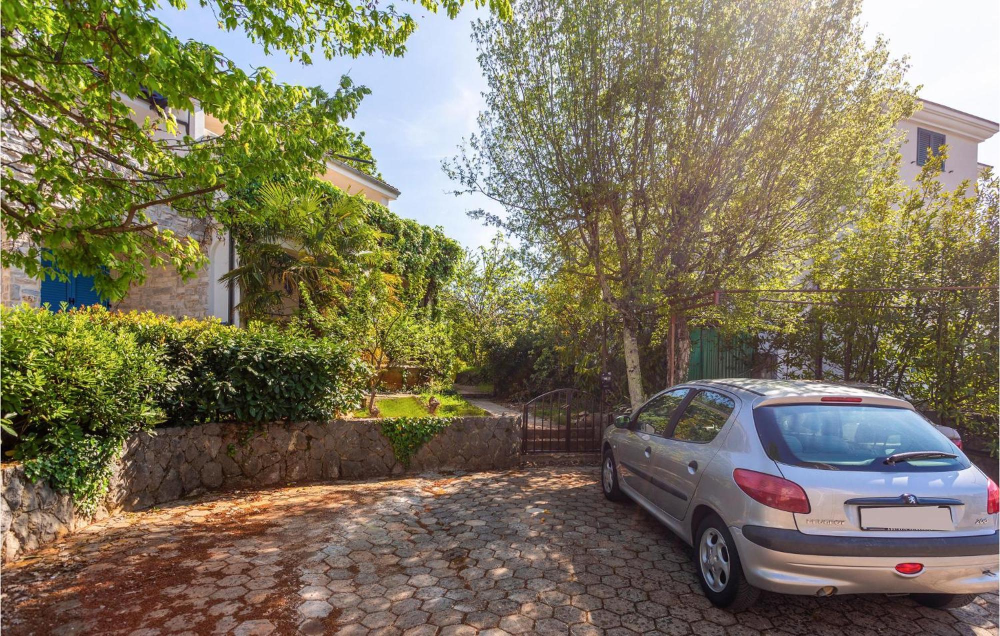 Gorgeous Apartment In Vantacici With Wifi Экстерьер фото